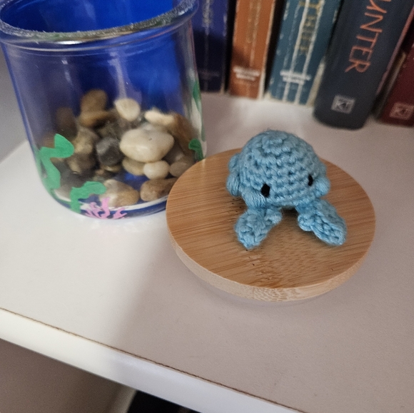 Crochet Crab in Upcycled Jar - Picture 4 of 8